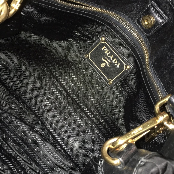 PRADA - Picture 8 of 16